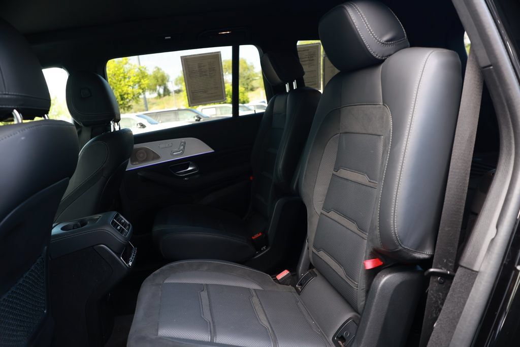 Used 2024 Mercedes-Benz GLS 63 AMG 4MATIC image 39