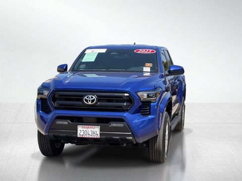 Certified 2025 Toyota Tacoma SR5 AWD/4WD image 13