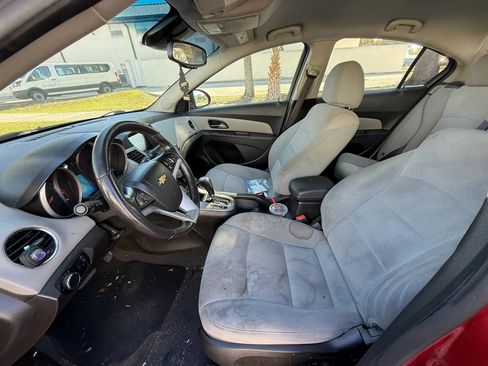 Used 2013 Chevrolet Cruze LT w/ Technology Package FWD image 10