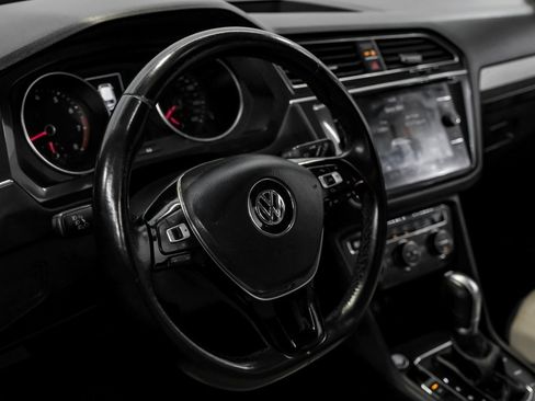 Used 2018 Volkswagen Tiguan SE image 21
