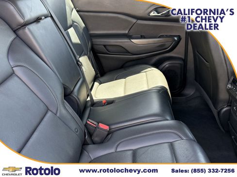 Used 2023 GMC Acadia SLT FWD image 10