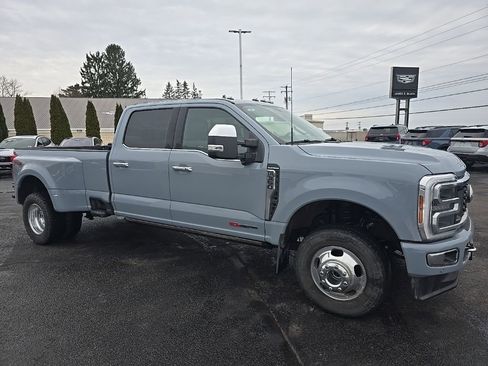 Used 2024 Ford F350 Platinum image 5