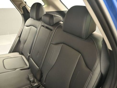 Used 2025 Kia Sportage EX image 23