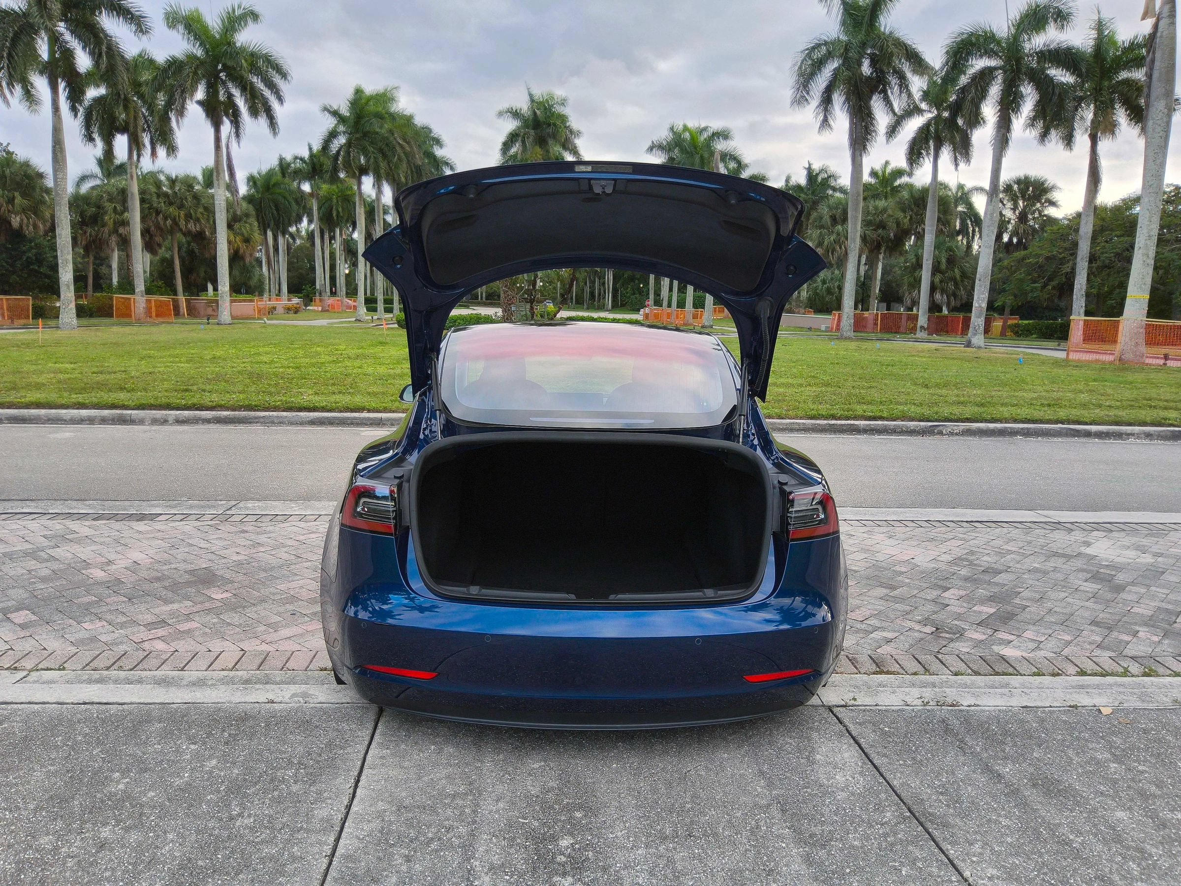 Used 2018 Tesla Model 3 Long Range RWD image 5