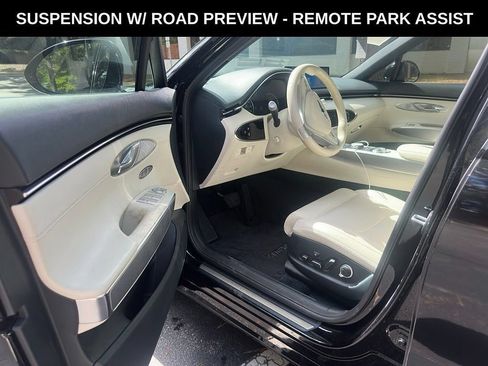 Used 2023 Genesis Electrified GV70 AWD/4WD image 3