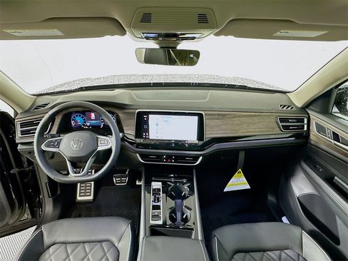 New 2026 Volkswagen Atlas SEL Premium R-Line image 3