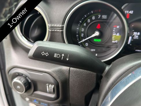 Used 2023 Jeep Wrangler Unlimited Sahara w/ Cold Weather Group AWD/4WD image 32