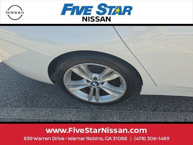 Used 2016 BMW 320i Sedan RWD image 5