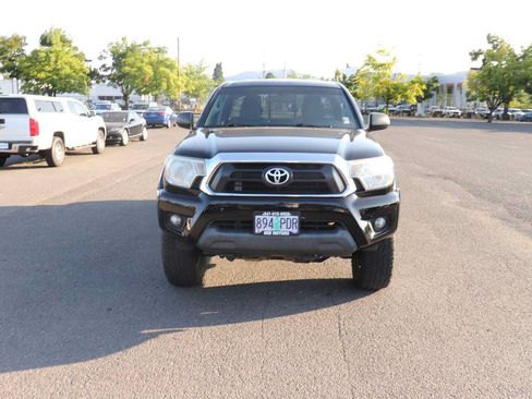 Used 2013 Toyota Tacoma 4x4 Access Cab V6 w/ TRD Off-Road Pkg image 2