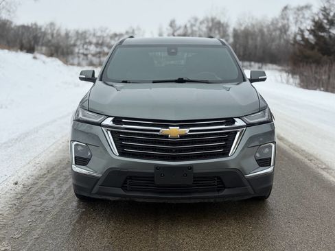 Used 2023 Chevrolet Traverse LT w/ LT Premium Package image 3