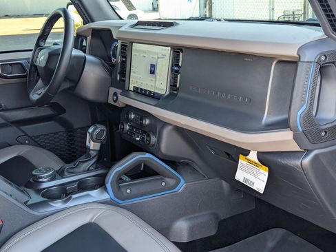 Used 2024 Ford Bronco Wildtrak AWD/4WD image 30