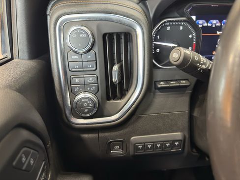 Used 2022 GMC Sierra 2500 AT4 w/ AT4 Premium Plus Package AWD/4WD image 34