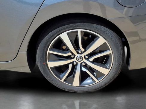Used 2022 Nissan Maxima SV w/ Floor Mat Group FWD image 27