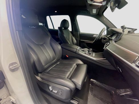 Used 2021 BMW X7 xDrive40i w/ M Sport Package image 21