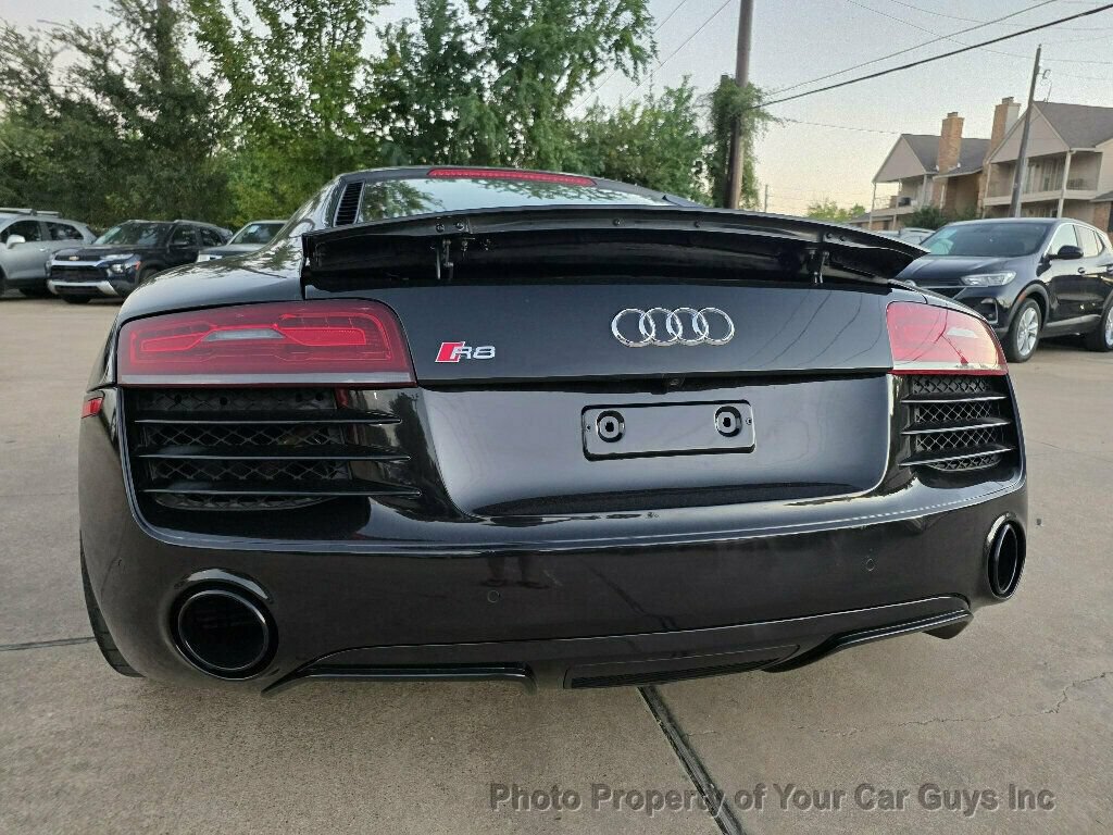 Used 2015 Audi R8 V8 w/ Extended Leather Package AWD/4WD image 19