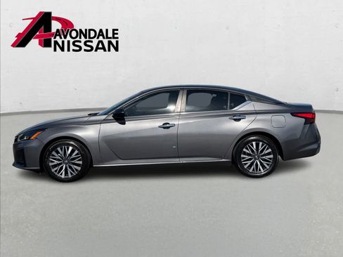 Certified 2025 Nissan Altima 2.5 SV image 3