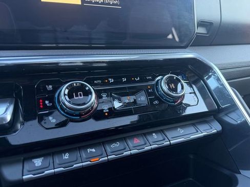 Used 2024 GMC Sierra 2500 Denali w/ Denali Reserve Package image 8