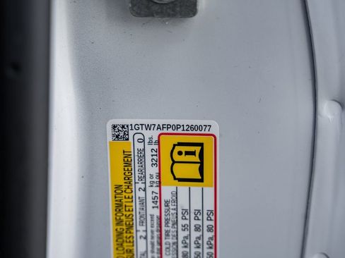 Used 2023 GMC Savana 2500 image 42