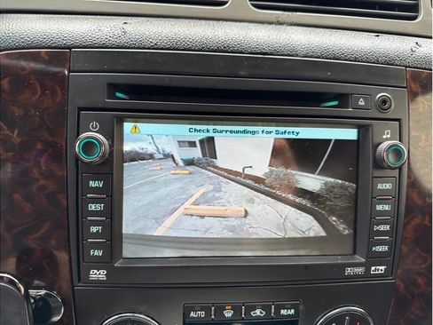 Used 2010 GMC Yukon Denali image 36