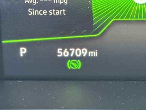 Used 2023 Volkswagen Tiguan SE R-Line image 28