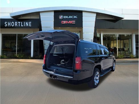 Used 2016 Chevrolet Suburban LTZ AWD/4WD image 39