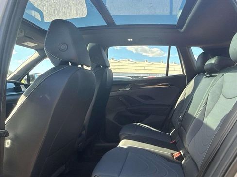 New 2026 Volkswagen Tiguan SE R-Line FWD image 25