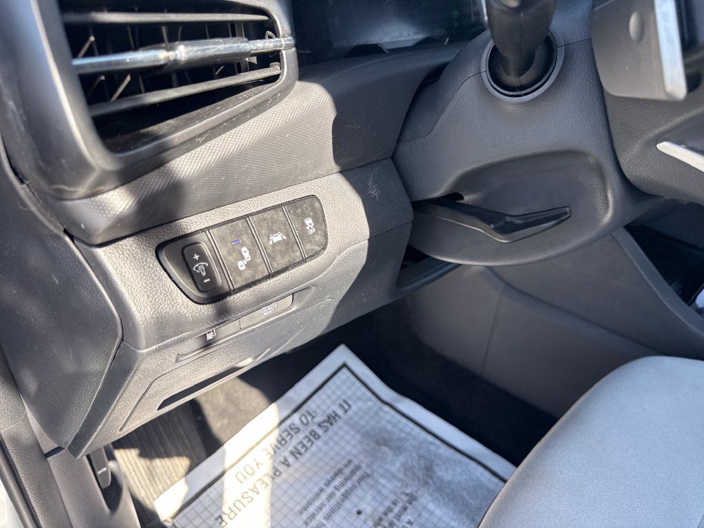 Used 2022 Hyundai Ioniq SEL FWD image 25