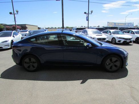 Used 2023 Tesla Model 3 Standard Range RWD image 5