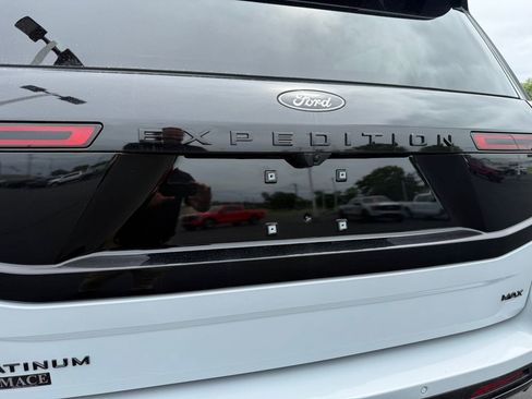 Used 2025 Ford Expedition Max Platinum w/ Stealth Appearance Package AWD/4WD image 7