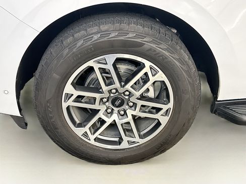 Used 2025 Ford Expedition Active AWD/4WD image 37