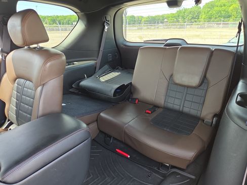 Used 2020 Nissan Armada Platinum w/ Platinum Reserve Package RWD image 11