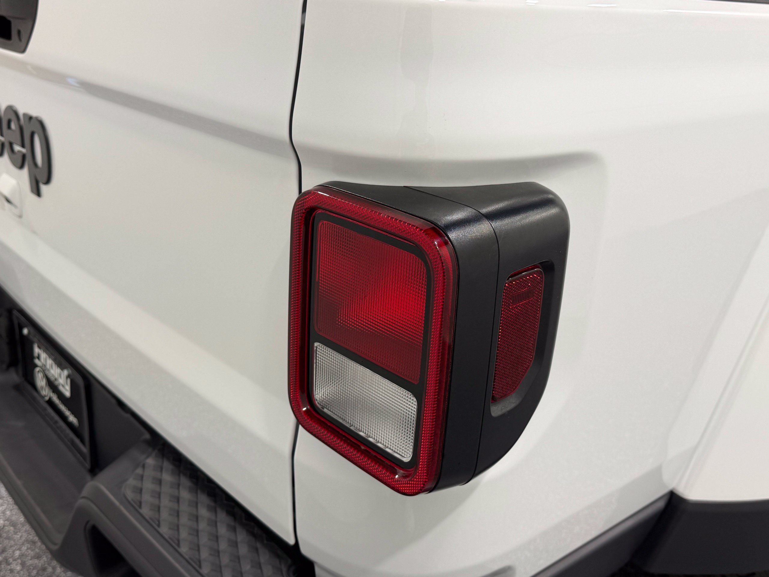 Used 2025 Jeep Gladiator Sport AWD/4WD image 20