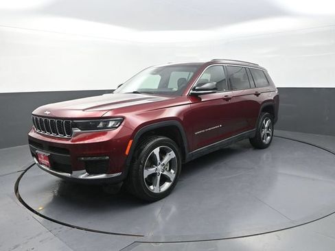 Used 2025 Jeep Grand Cherokee L Limited AWD/4WD image 3