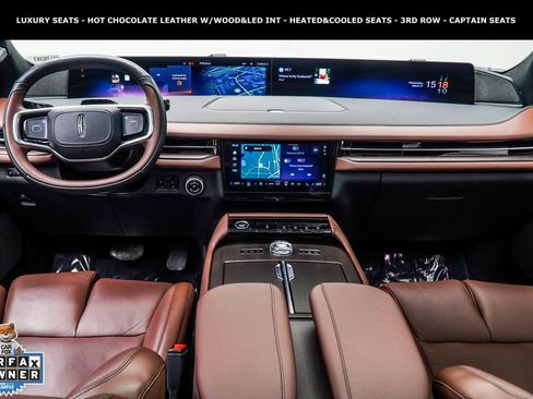 Used 2025 Lincoln Navigator Reserve AWD/4WD image 5