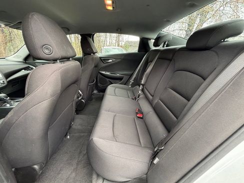 Used 2025 Chevrolet Malibu LT image 15