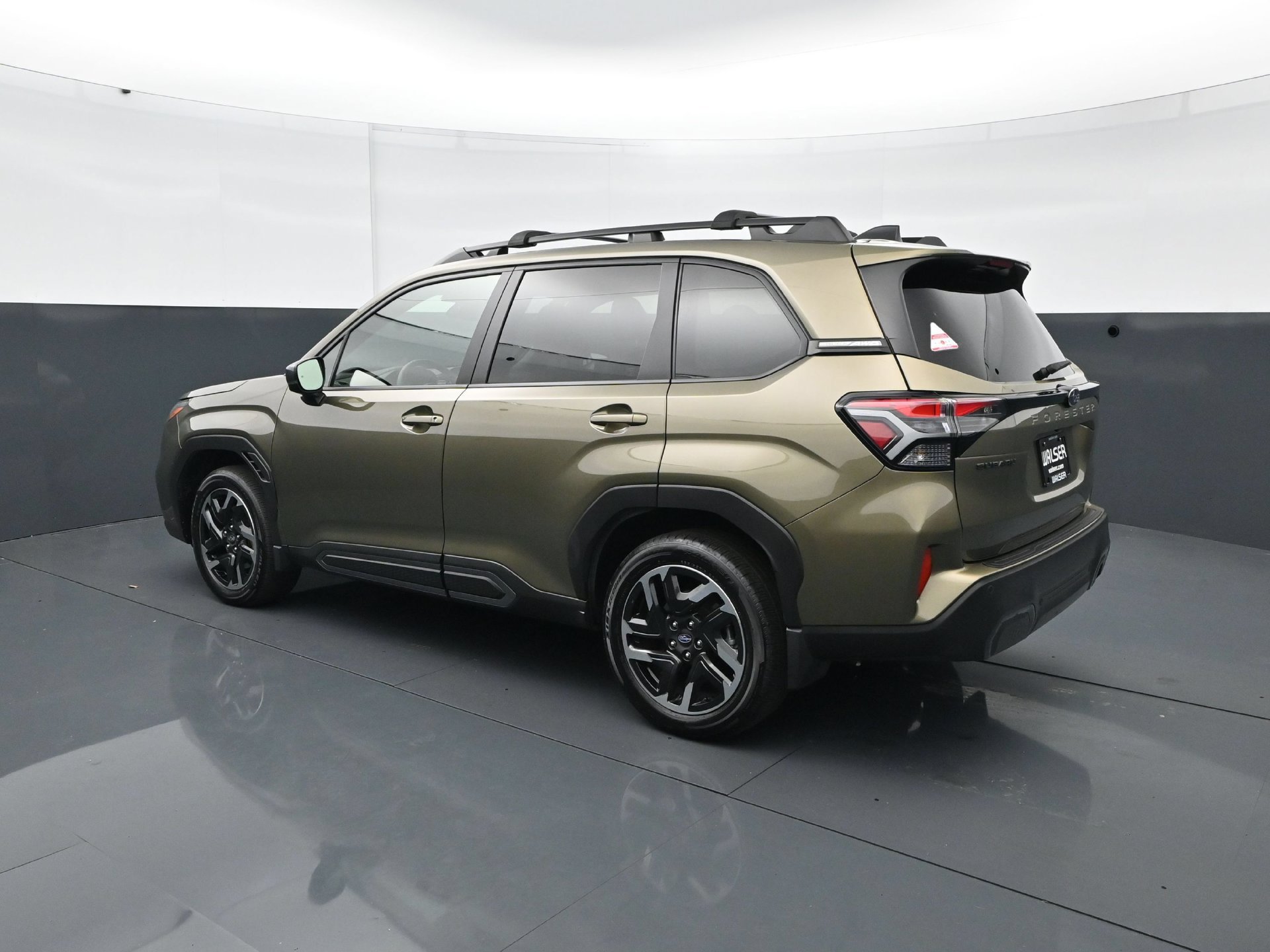 Used 2025 Subaru Forester Limited AWD/4WD image 4
