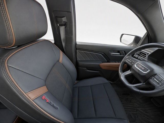 Used 2024 GMC Canyon AT4 w/ Canyon Safety Plus Package AWD/4WD image 14