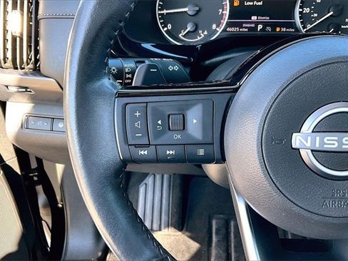 Used 2023 Nissan Pathfinder SL w/ Lighting Package (N92) image 19