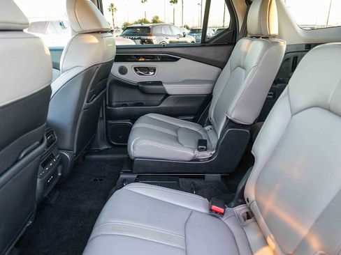 Certified 2025 Honda Pilot EX-L image 17