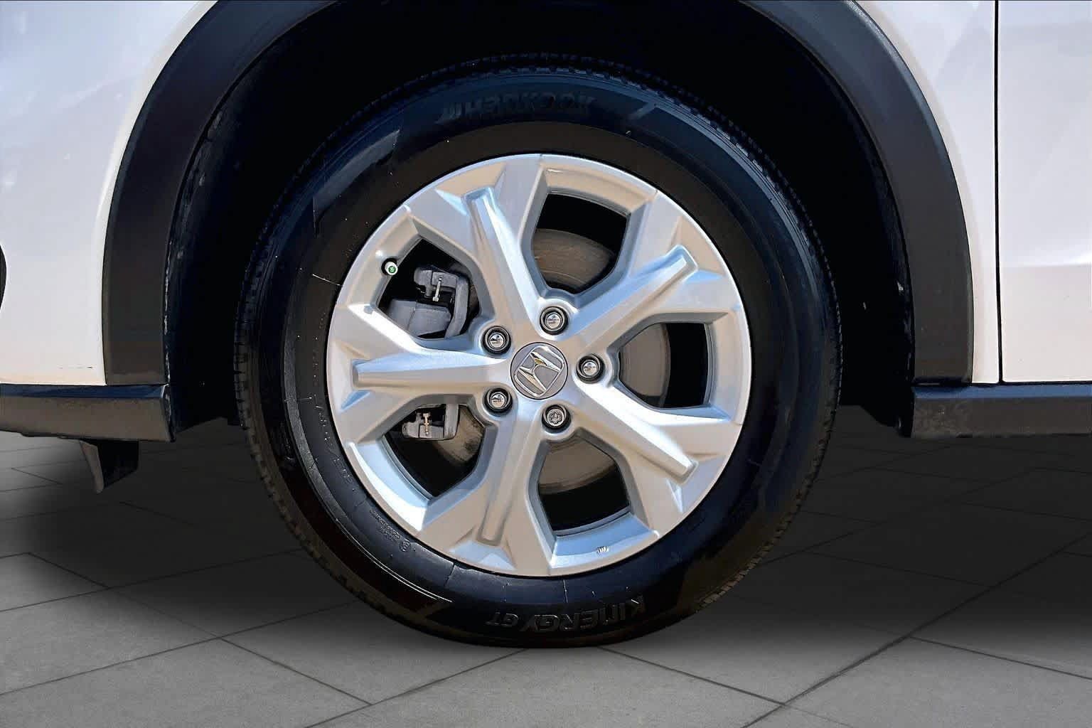 Used 2025 Honda HR-V LX image 11
