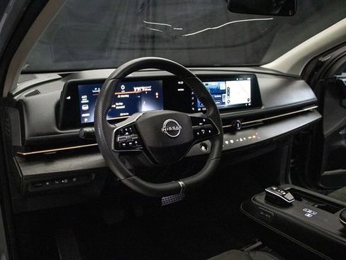 Used 2025 Nissan Ariya AWD image 24