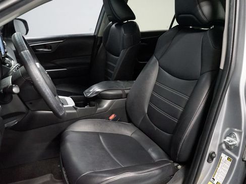 Used 2021 Toyota RAV4 XLE Premium FWD image 6