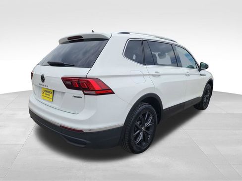 Used 2024 Volkswagen Tiguan SE AWD/4WD image 9
