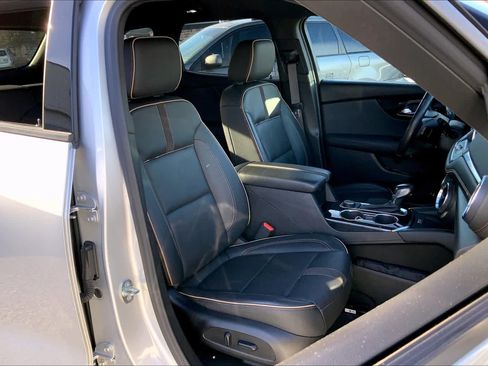 Used 2019 Chevrolet Blazer Premier w/ Driver Confidence II Package FWD image 9