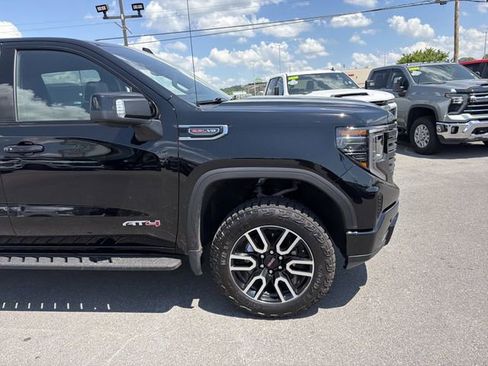 Used 2026 GMC Sierra 1500 AT4 w/ AT4 Premium Package AWD/4WD image 4