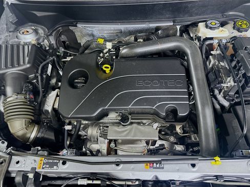 Used 2023 GMC Terrain SLT w/ Tech Package image 32