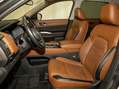 Certified 2023 Nissan Pathfinder Platinum image 13