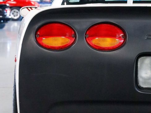Used 2002 Chevrolet Corvette Z06 w/ Memory Pkg image 34