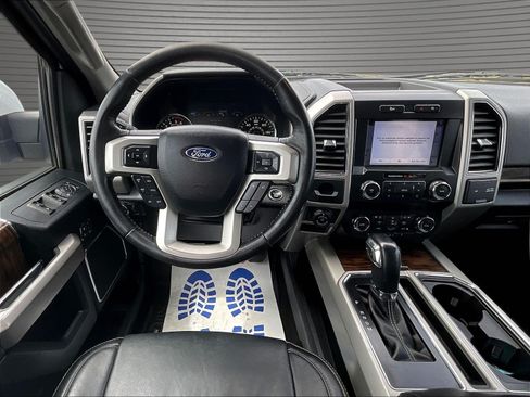 Used 2019 Ford F150 Lariat w/ Trailer Tow Package RWD image 10