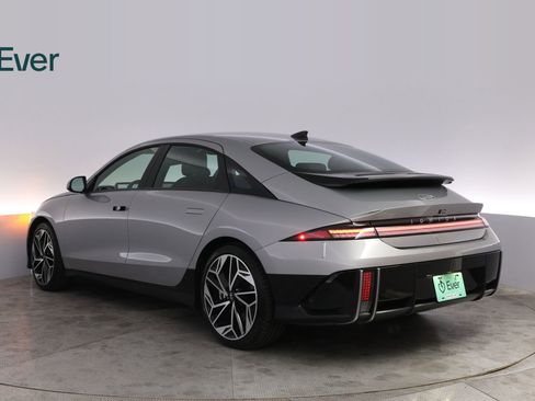 Used 2024 Hyundai Ioniq 6 Limited RWD image 17